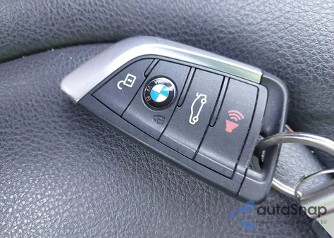 2017 BMW X1 xDrive28I из США, поврежденный, VIN WBXHT3C33H5F71732